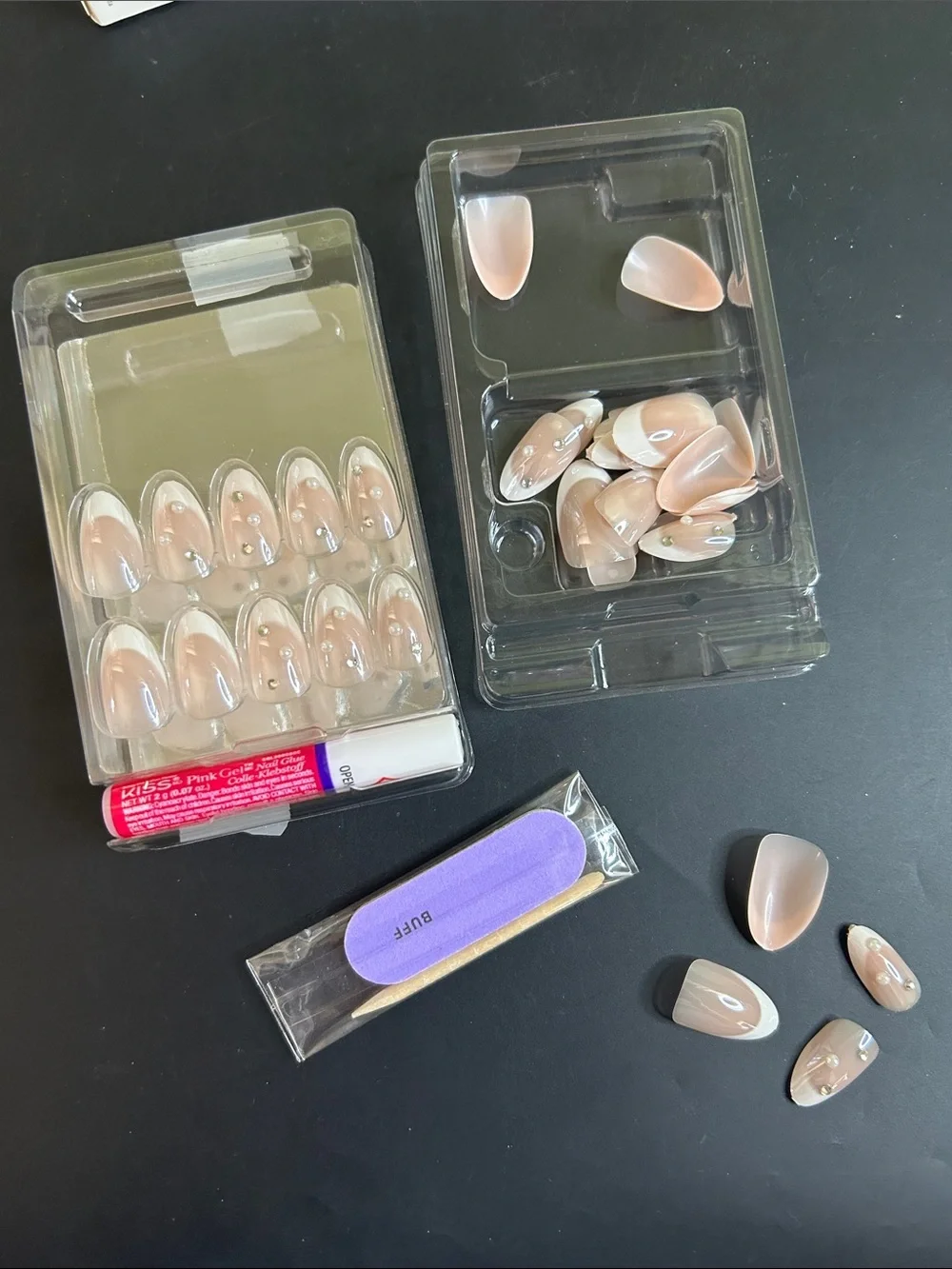Kiss GLAM 3D & Jeweled Press-On Nails 'Serendipity Awaits'